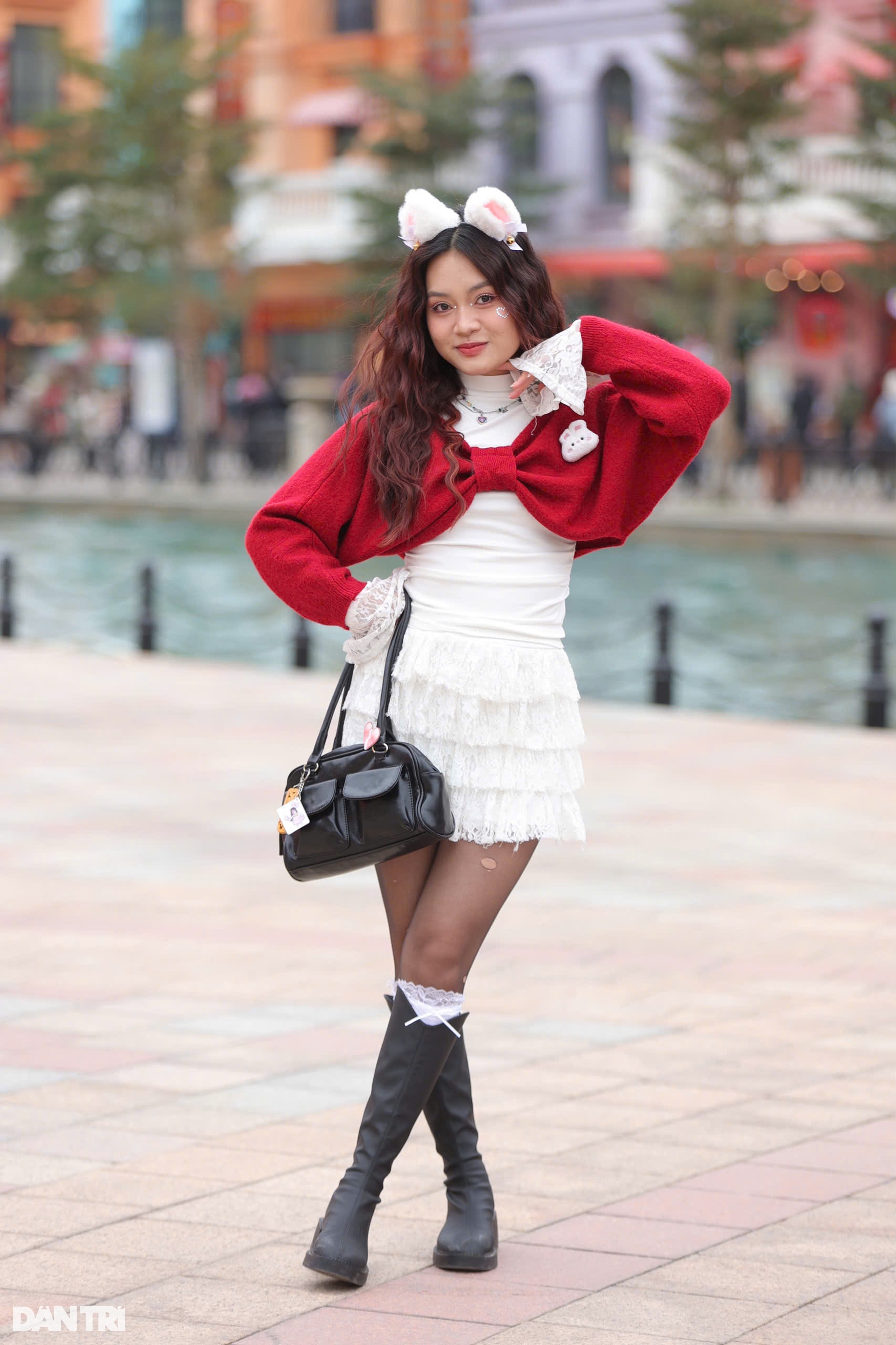 Người trẻ khoe dáng gợi cảm bất chấp giá lạnh, xem show Anh trai - 1 Người trẻ khoe dáng gợi cảm bất chấp giá lạnh, xem show Anh trai - 1