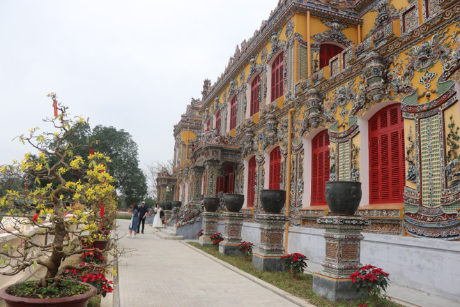 Điện Kiến Trung từng bị sụp đổ hoàn toàn, chỉ còn lại nền móng và đã được phục dựng thành công. (Ảnh: Tường Vi/TTXVN) TTXVN_0702cungdienHue7.jpg