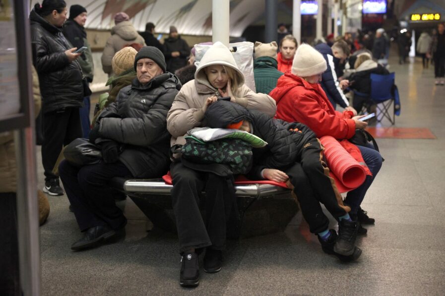 Chiến sự Ukraine ngày 1.042: Kyiv bị oanh tạc ngày cuối năm- Ảnh 2. Chiến sự Ukraine ngày 1.042: Kyiv bị oanh tạc ngày cuối năm- Ảnh 2.