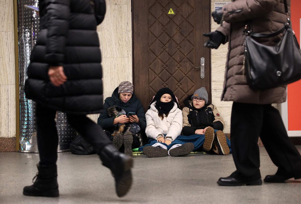 Chiến sự Ukraine ngày 1.042: Kyiv bị oanh tạc ngày cuối năm- Ảnh 3. Chiến sự Ukraine ngày 1.042: Kyiv bị oanh tạc ngày cuối năm- Ảnh 3.