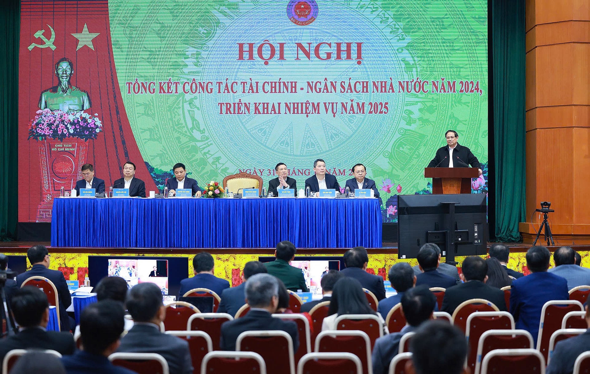Thủ tướng: Huy động mọi nguồn lực tài chính cho phát triển đất nước, thúc đẩy mạnh mẽ tăng trưởng- Ảnh 2. Thủ tướng: Huy động mọi nguồn lực tài chính cho phát triển đất nước, thúc đẩy mạnh mẽ tăng trưởng- Ảnh 2.