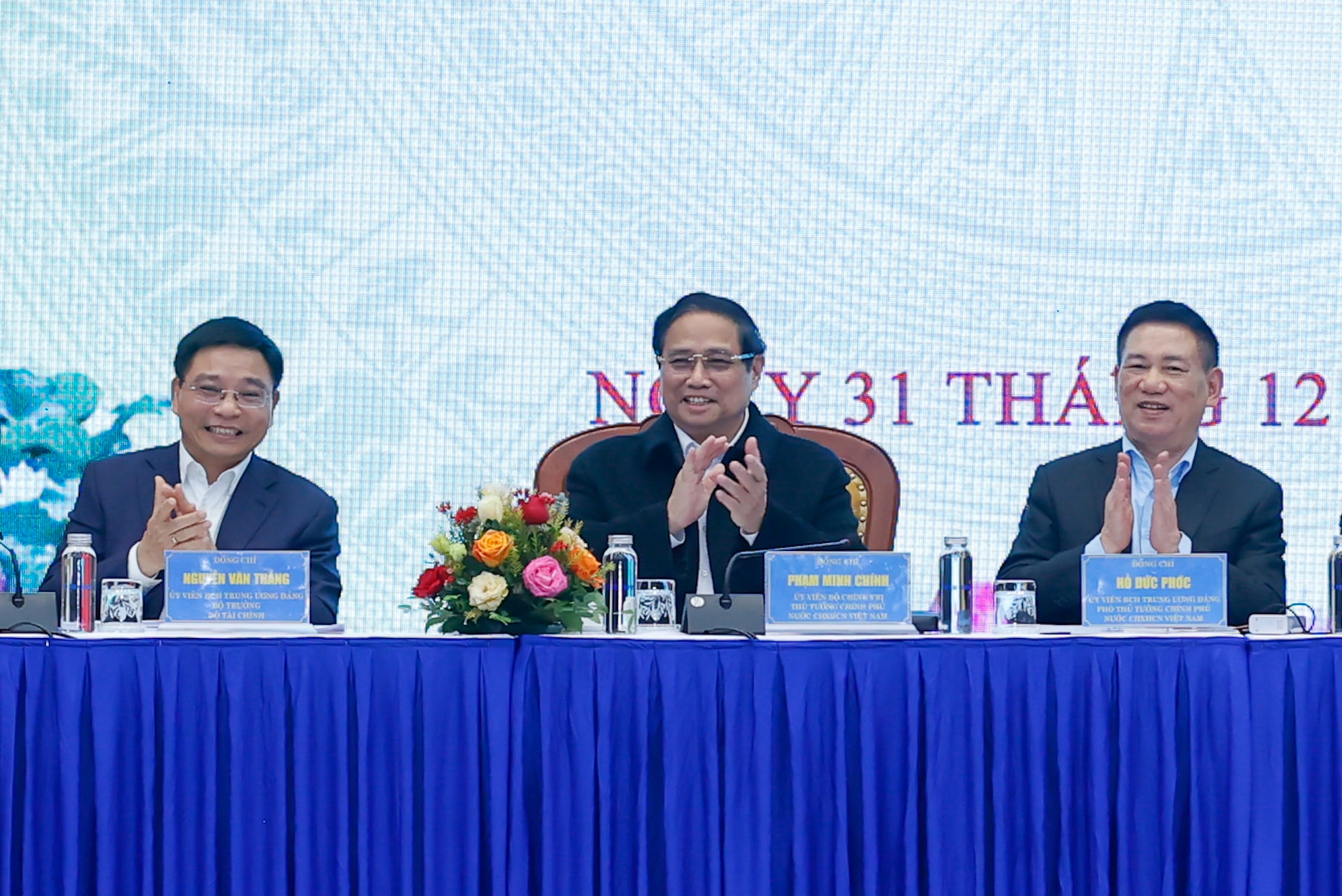 Thủ tướng: Huy động mọi nguồn lực tài chính cho phát triển đất nước, thúc đẩy mạnh mẽ tăng trưởng- Ảnh 3. Thủ tướng: Huy động mọi nguồn lực tài chính cho phát triển đất nước, thúc đẩy mạnh mẽ tăng trưởng- Ảnh 3.