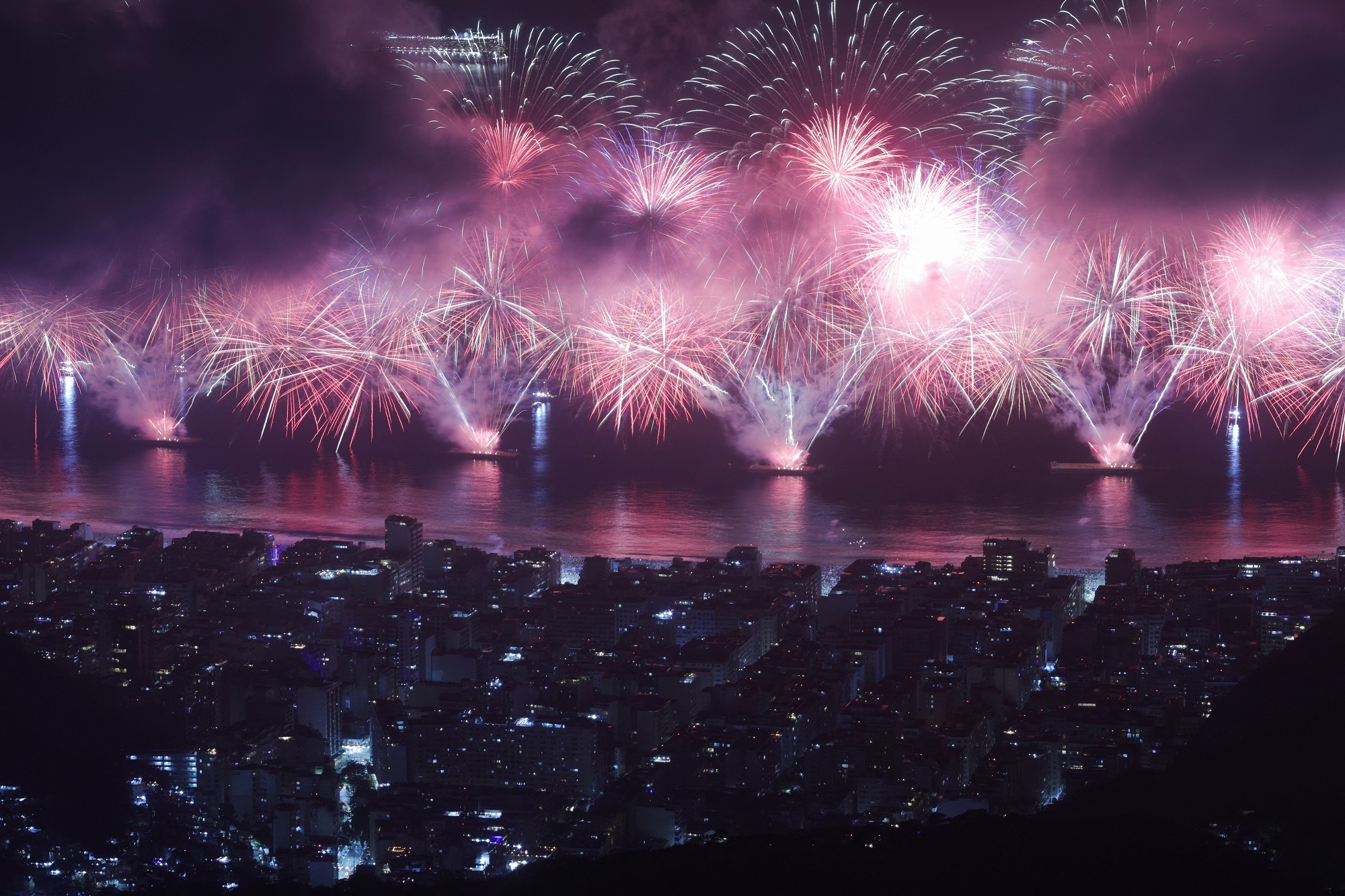 Những hình ảnh chào đón năm mới 2025 đầy ấn tượng- Ảnh 9. Những hình ảnh chào đón năm mới 2025 đầy ấn tượng- Ảnh 9.