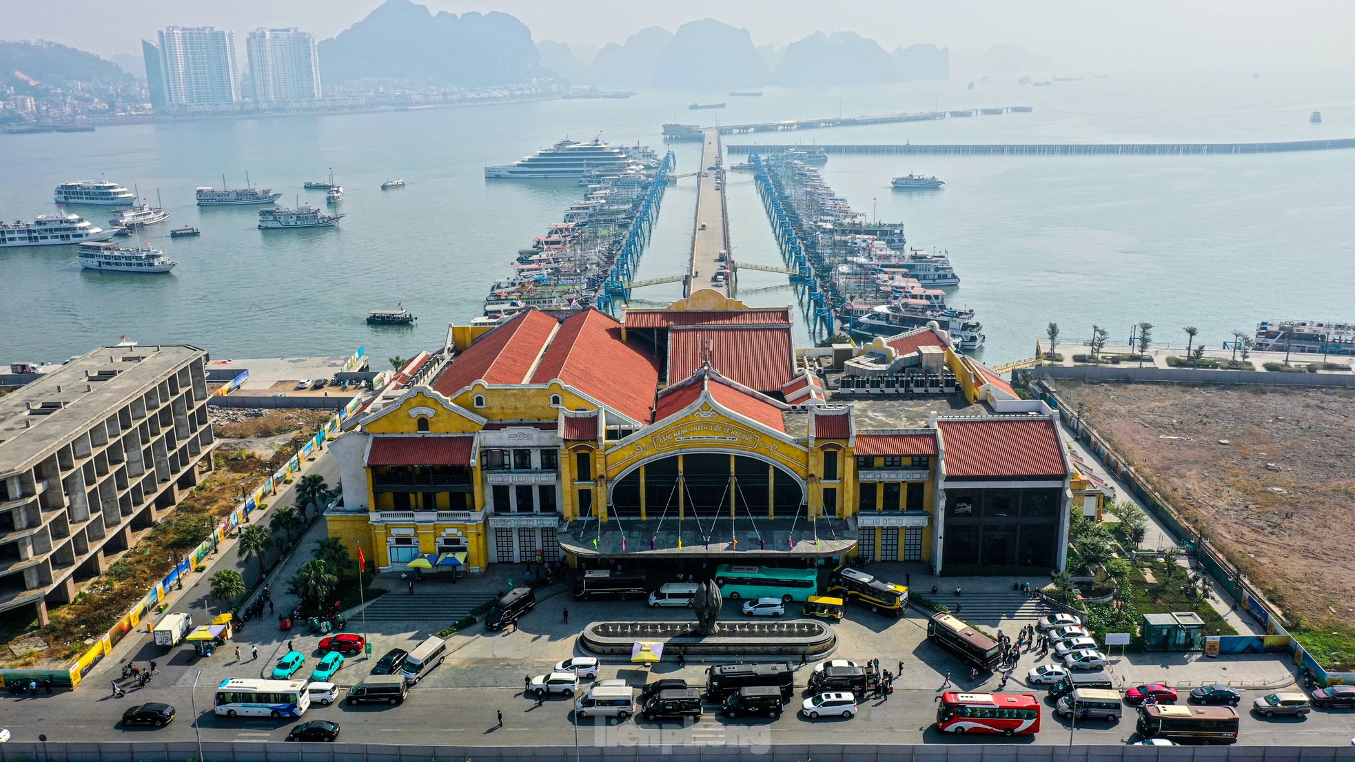 Nha Trang, Vịnh Hạ Long hút khách quốc tế ngày đầu năm ảnh 3