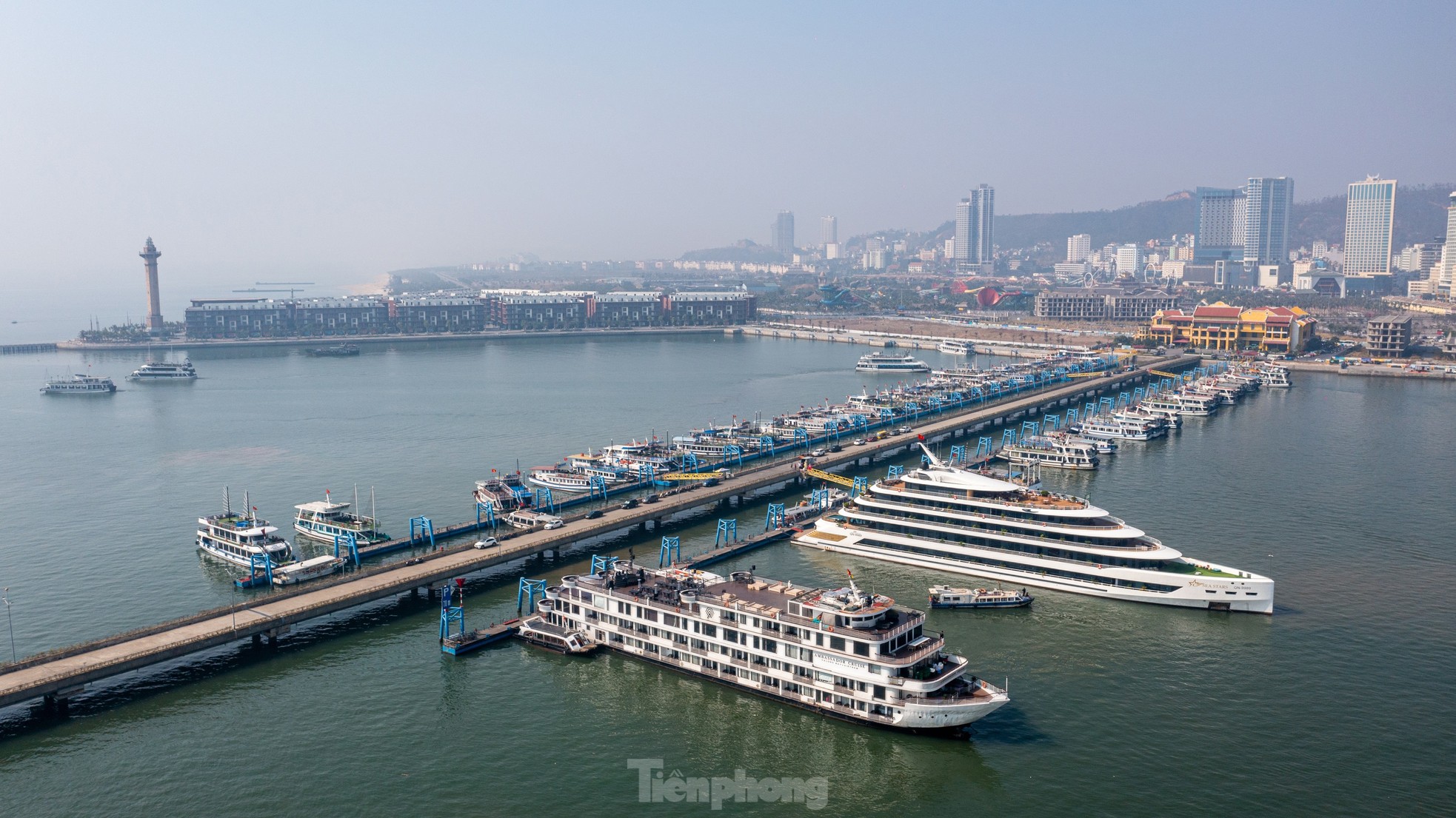 Nha Trang, Vịnh Hạ Long hút khách quốc tế ngày đầu năm ảnh 15