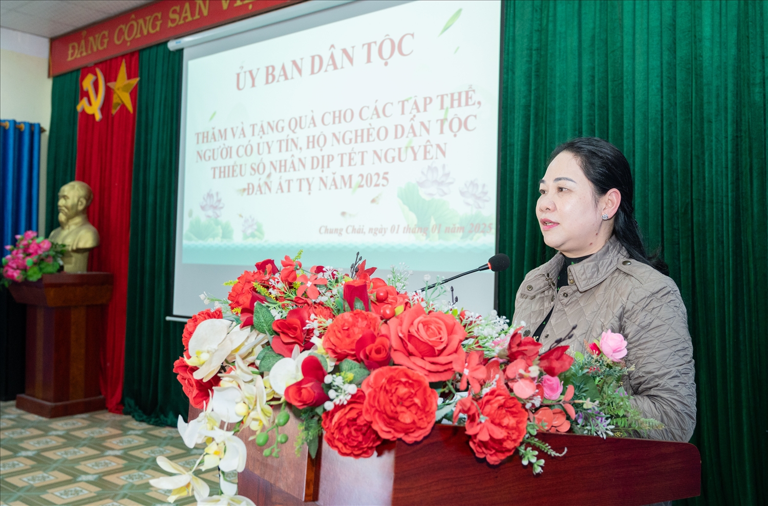 Thứ trưởng, Phó Chủ nhiệm Nông Thị Hà phát biểu tại buổi gặp mặt, chúc Tết đồng bào DTTS 2 xã Chung Chải và Leng Su Sìn của huyện Mường Nhé Thứ trưởng, Phó Chủ nhiệm Nông Thị Hà phát biểu tại buổi gặp mặt, chúc Tết đồng bào DTTS 2 xã Chung Chải và Leng Su Sìn của huyện Mường Nhé