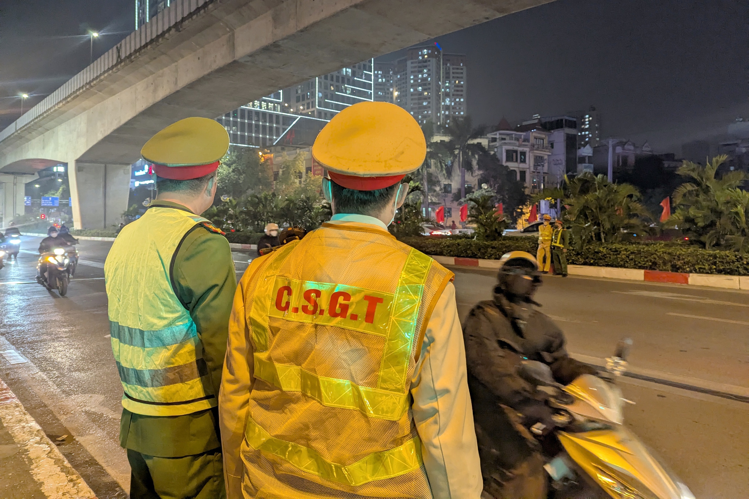 Báo tin vi phạm giao thông có thể được thưởng đến 5 triệu đồng- Ảnh 2. Báo tin vi phạm giao thông có thể được thưởng đến 5 triệu đồng- Ảnh 2.