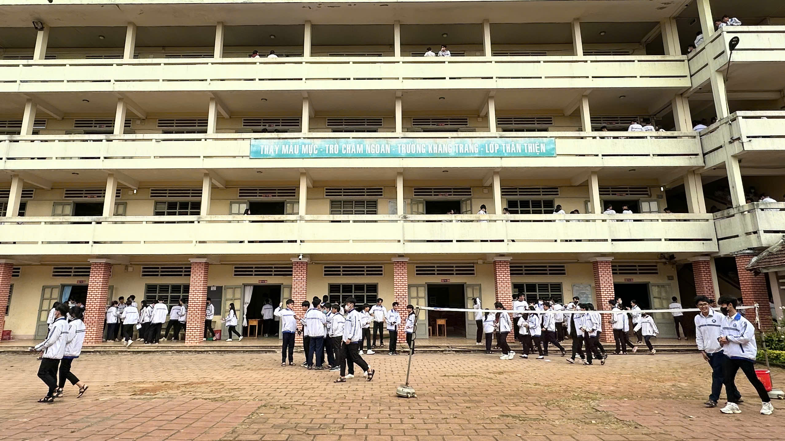 Giúp học sinh ‘cai’ điện thoại và hứng khởi hơn khi đến trường- Ảnh 4. Giúp học sinh ‘cai’ điện thoại và hứng khởi hơn khi đến trường- Ảnh 4.