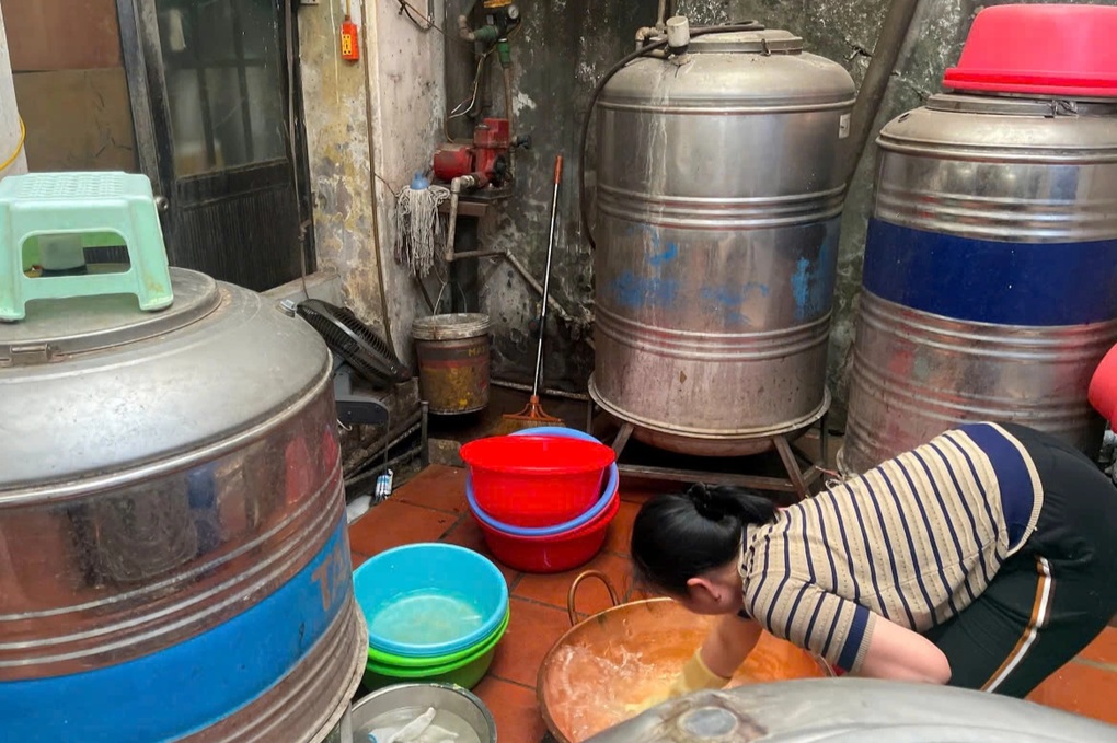 Hà Nội: Bánh cốm Nguyên Ninh bị yêu cầu tạm dừng hoạt động vì loạt vi phạm - 2 Hà Nội: Bánh cốm Nguyên Ninh bị yêu cầu tạm dừng hoạt động vì loạt vi phạm - 2
