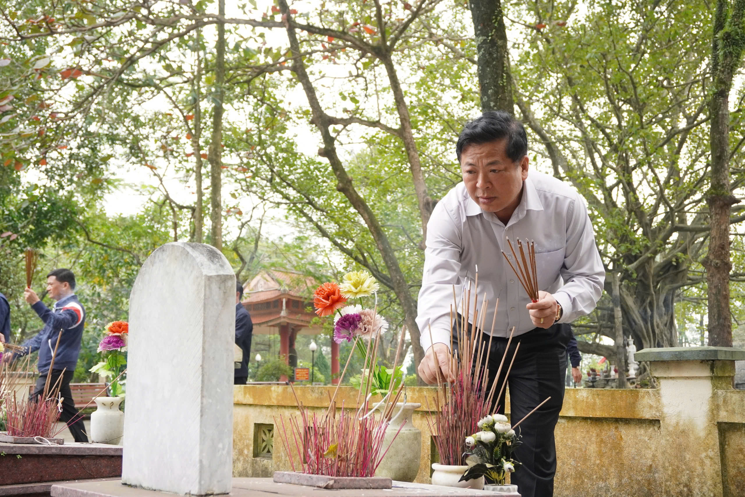 Xử lý dứt điểm mặt bằng, thông xe tuyến chính cao tốc qua Quảng Trị dịp 30/4- Ảnh 7. Xử lý dứt điểm mặt bằng, thông xe tuyến chính cao tốc qua Quảng Trị dịp 30/4- Ảnh 7.