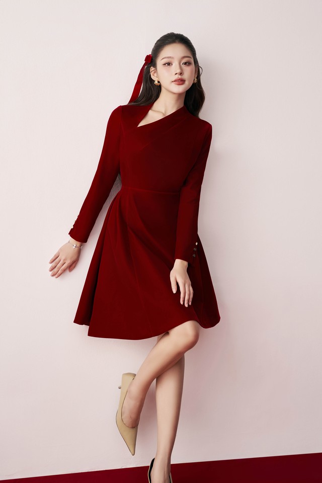 Phong cách công sở kết hợp vẻ đẹp tối giản, sáng tạo linh hoạt- Ảnh 8. Phong cách công sở kết hợp vẻ đẹp tối giản, sáng tạo linh hoạt- Ảnh 8.