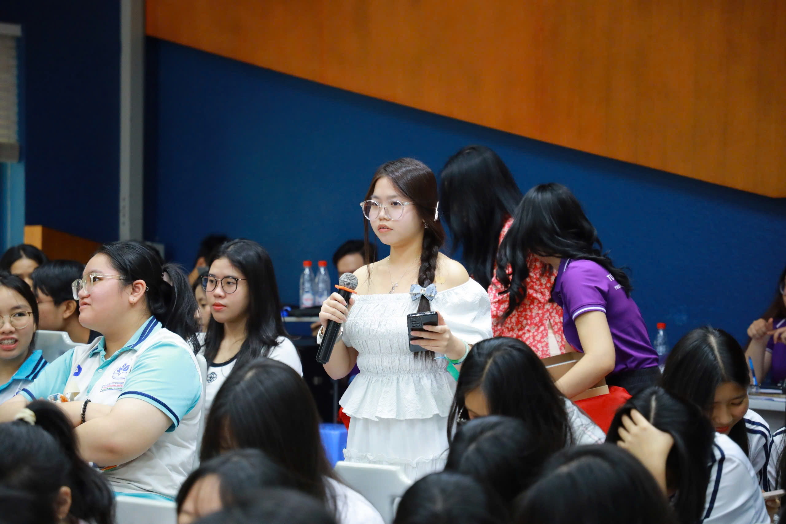 Nhiều học sinh THPT Nhiều học sinh THPT
