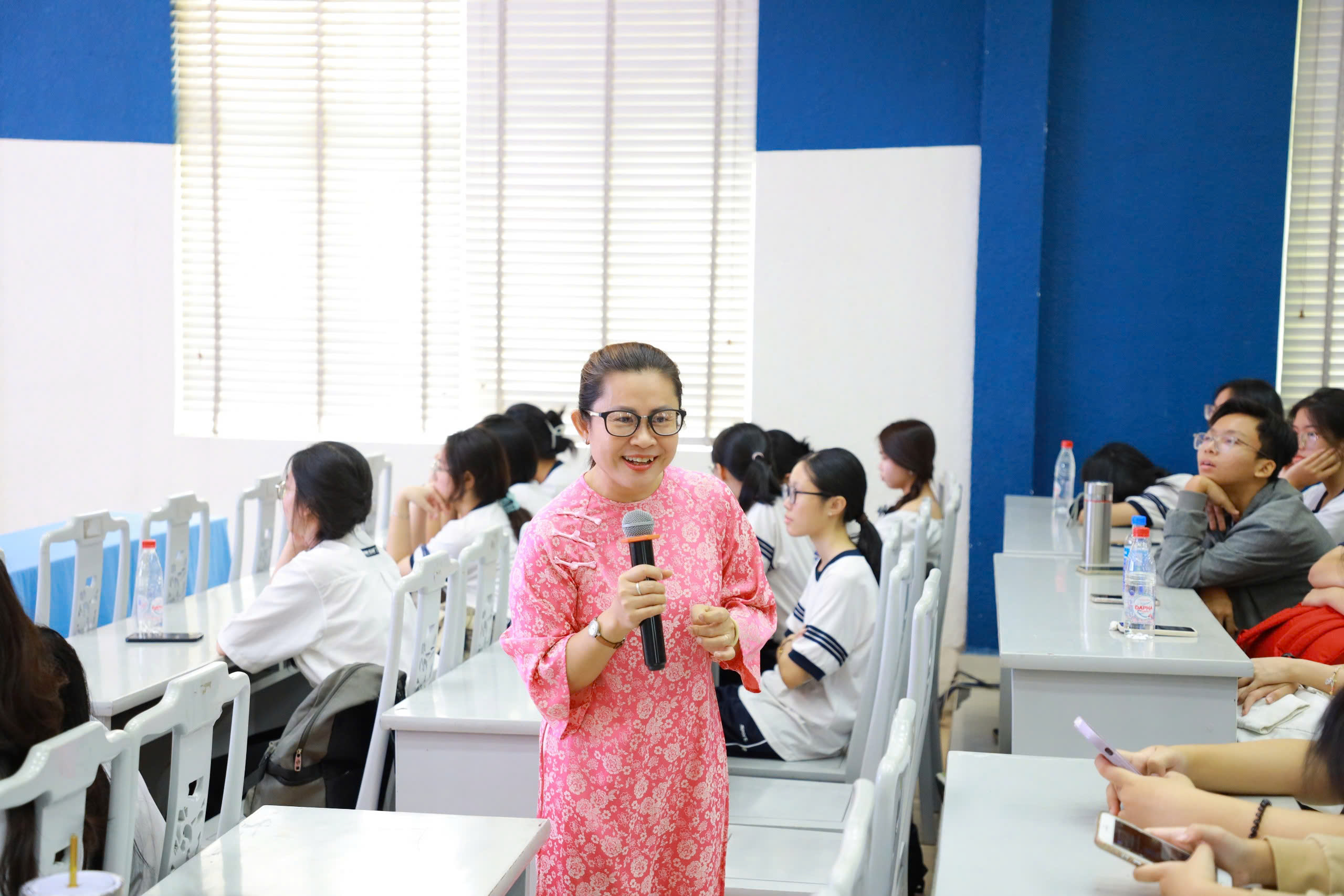 Nhiều học sinh THPT Nhiều học sinh THPT