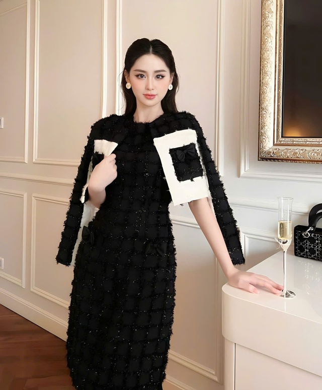 Ghi dấu ấn trong từng khoảnh khắc với thời trang ánh kim- Ảnh 5. Ghi dấu ấn trong từng khoảnh khắc với thời trang ánh kim- Ảnh 5.