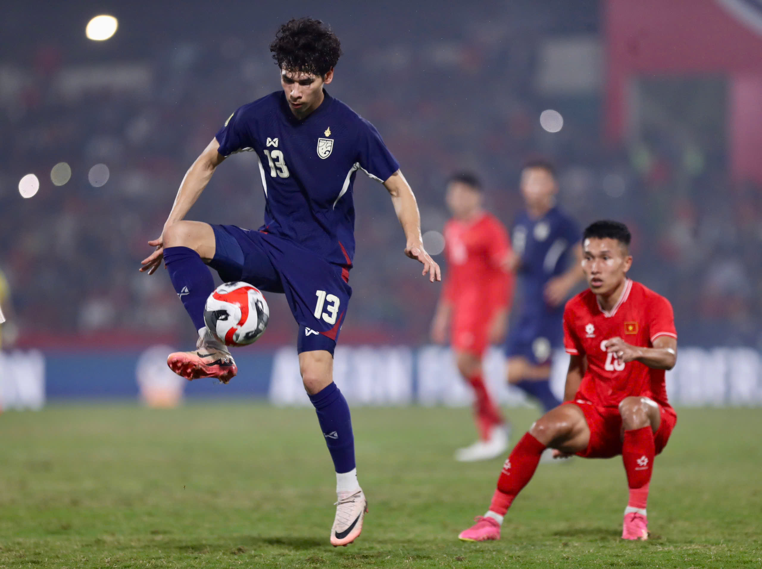 Dự đoán Thái Lan thua Việt Nam chung kết lượt về AFF Cup: Khán giả chờ tin vui!- Ảnh 3. Dự đoán Thái Lan thua Việt Nam chung kết lượt về AFF Cup: Khán giả chờ tin vui!- Ảnh 3.
