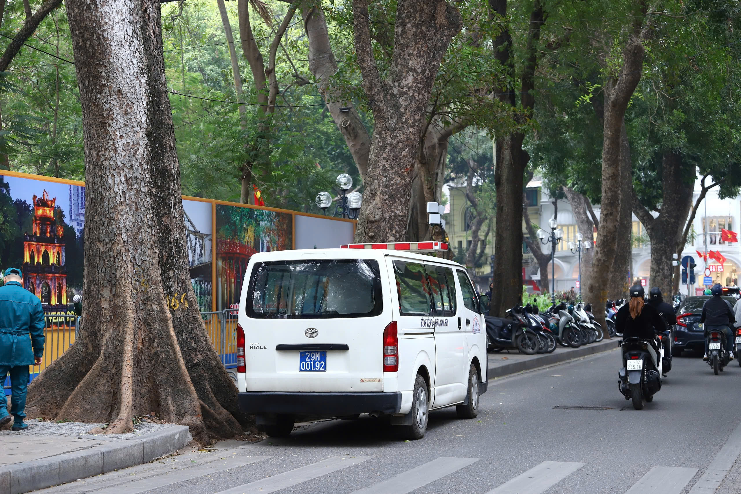 Trận địa pháo hoa bên hồ Gươm sẵn sàng khai hoả chào năm mới- Ảnh 9. Trận địa pháo hoa bên hồ Gươm sẵn sàng khai hoả chào năm mới- Ảnh 9.