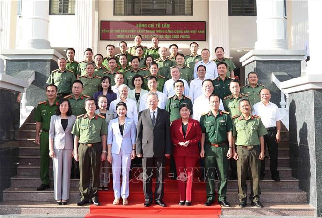 Tổng Bí thư Tô Lâm thăm và làm việc với Công an tỉnh Bình Phước- Ảnh 7. Tổng Bí thư Tô Lâm thăm và làm việc với Công an tỉnh Bình Phước- Ảnh 7.