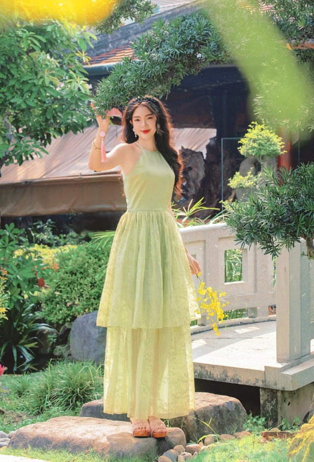 Đón xuân với trang phục xanh mint đầy dịu dàng- Ảnh 4. Đón xuân với trang phục xanh mint đầy dịu dàng- Ảnh 4.