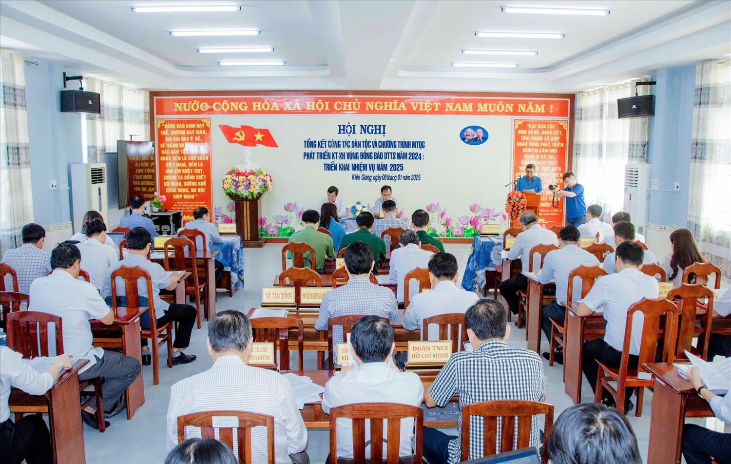 Quang cảnh Hội nghị Quang cảnh Hội nghị