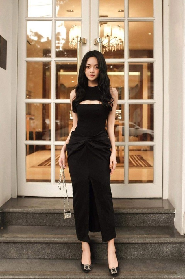 Quyến rũ và thu hút trong ngày xuân với váy ôm body- Ảnh 7. Quyến rũ và thu hút trong ngày xuân với váy ôm body- Ảnh 7.