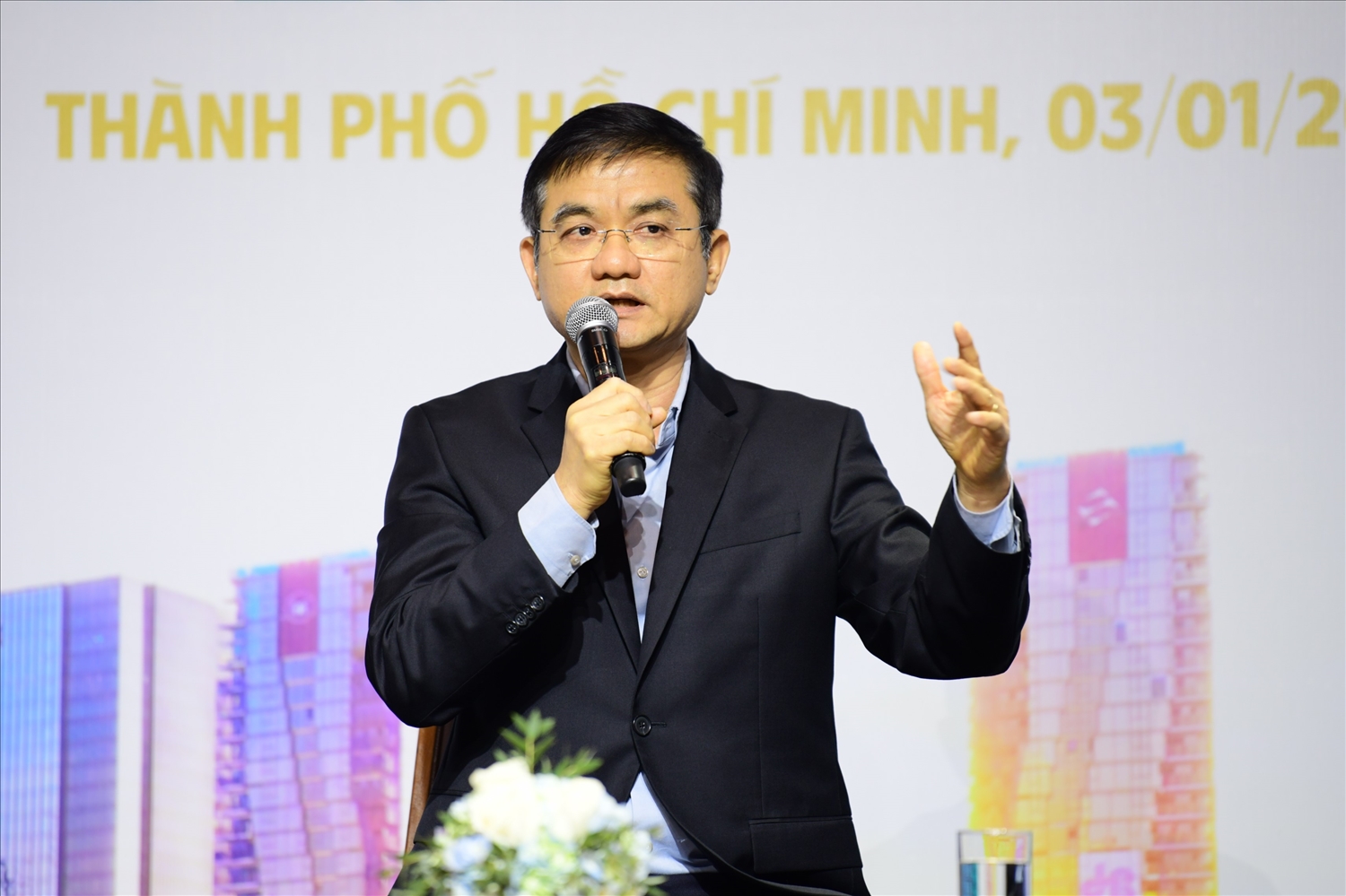 Ông Nguyễn Quang Trí – GĐ Điều hành Marketing Vinamilk, khẳng định giá trị cốt lõi việc đổi mới thương hiệu là “Vì khách hàng” Ông Nguyễn Quang Trí – GĐ Điều hành Marketing Vinamilk, khẳng định giá trị cốt lõi việc đổi mới thương hiệu là “Vì khách hàng”