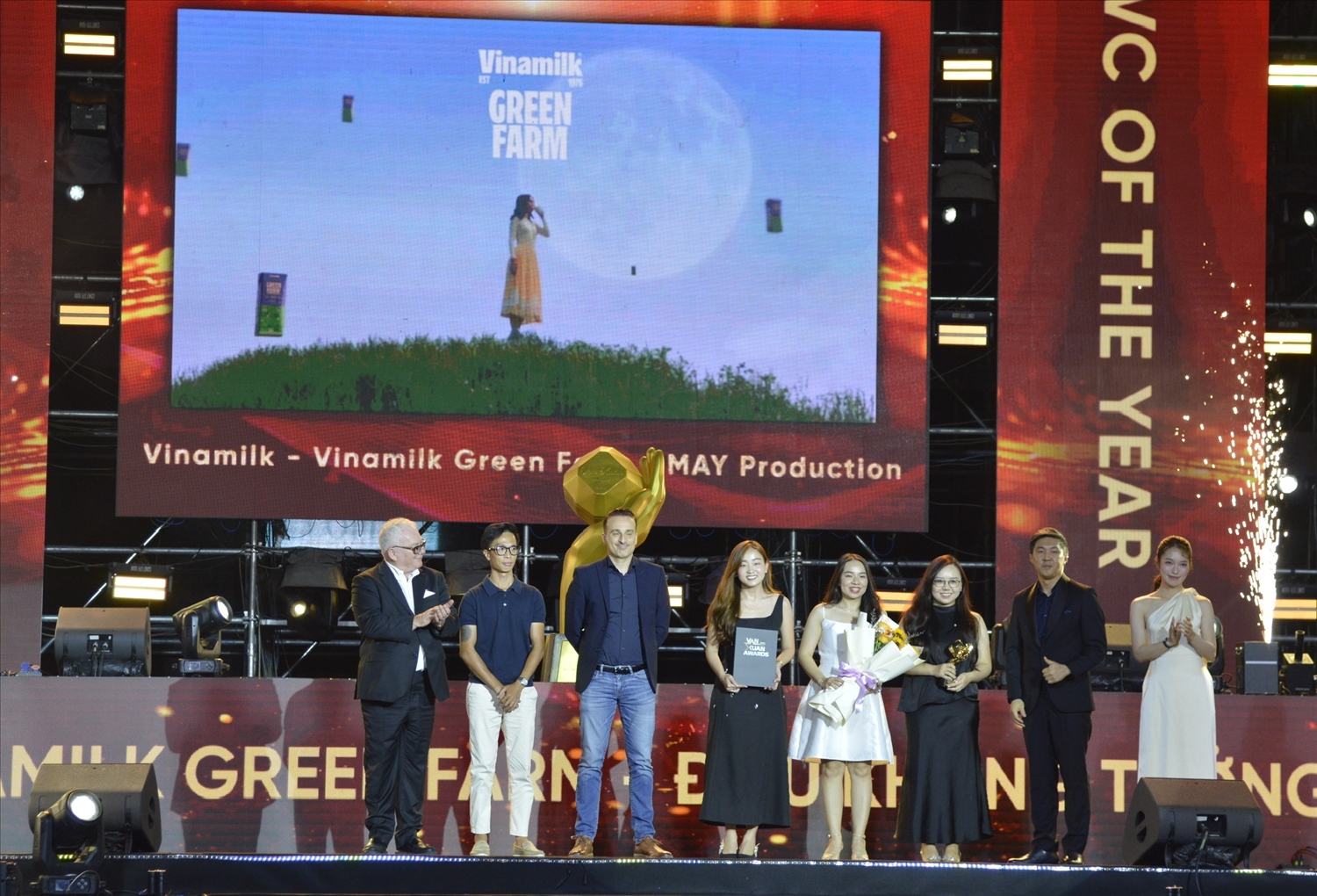 Mẩu quảng cáo (TVC) và chiến dịch ra mắt sản phẩm Vinamilk Green Farm dành giải cao nhất tại Giải thưởng Vạn Xuân 2024 Mẩu quảng cáo (TVC) và chiến dịch ra mắt sản phẩm Vinamilk Green Farm dành giải cao nhất tại Giải thưởng Vạn Xuân 2024