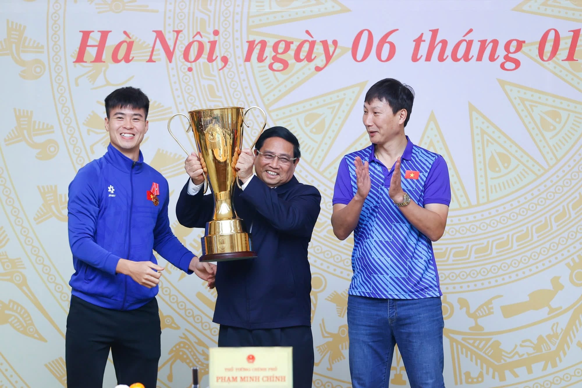 ‘Độc xà’ Kim Sang-sik giúp đội tuyển Việt Nam hái quả ngọt: Chân trời còn rộng mở!
- Ảnh 5. ‘Độc xà’ Kim Sang-sik giúp đội tuyển Việt Nam hái quả ngọt: Chân trời còn rộng mở!
- Ảnh 5.