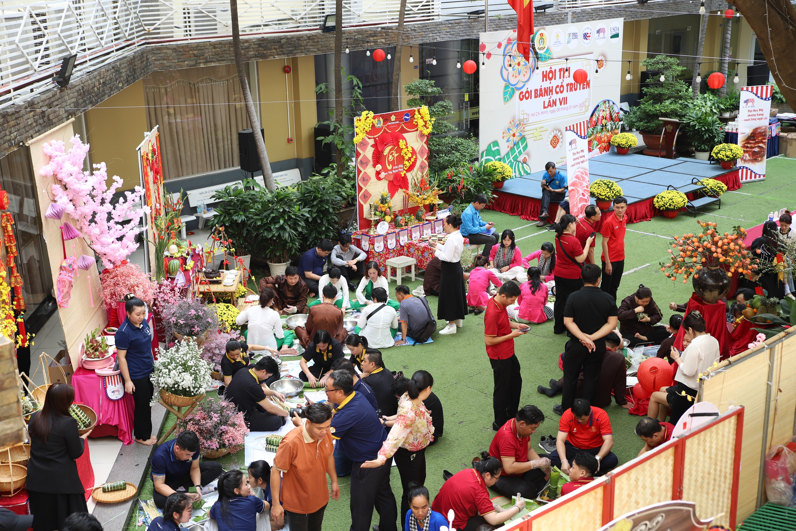 Hội thi Gói bánh cổ truyền Hội thi Gói bánh cổ truyền