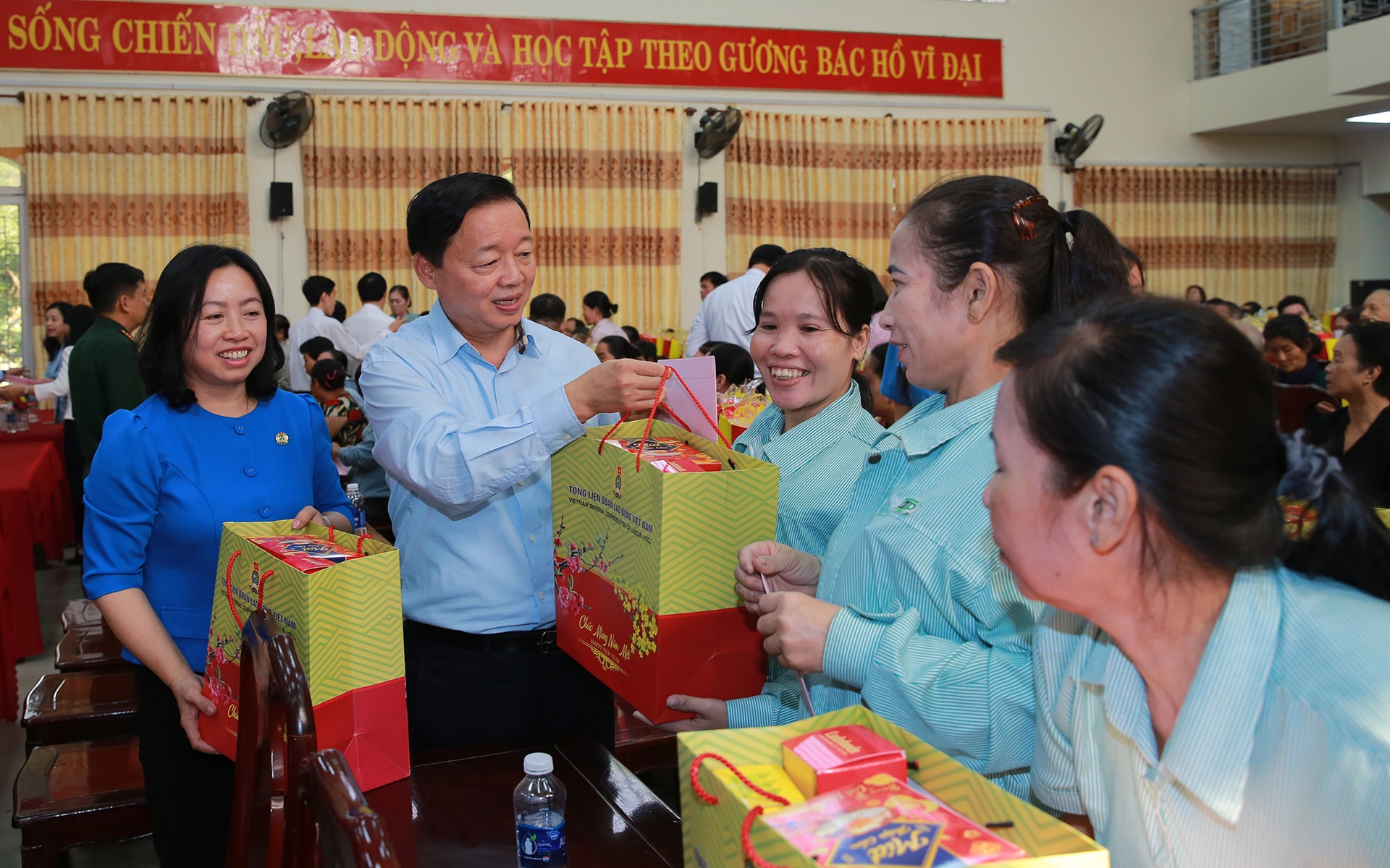 Phó Thủ tướng Trần Hồng Hà thăm, tặng quà Tết tại Đồng Nai- Ảnh 3. Phó Thủ tướng Trần Hồng Hà thăm, tặng quà Tết tại Đồng Nai- Ảnh 3.