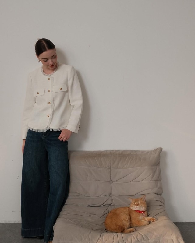 Đây là cách mặc đẹp quần jeans xanh cuối đông- Ảnh 9. Đây là cách mặc đẹp quần jeans xanh cuối đông- Ảnh 9.