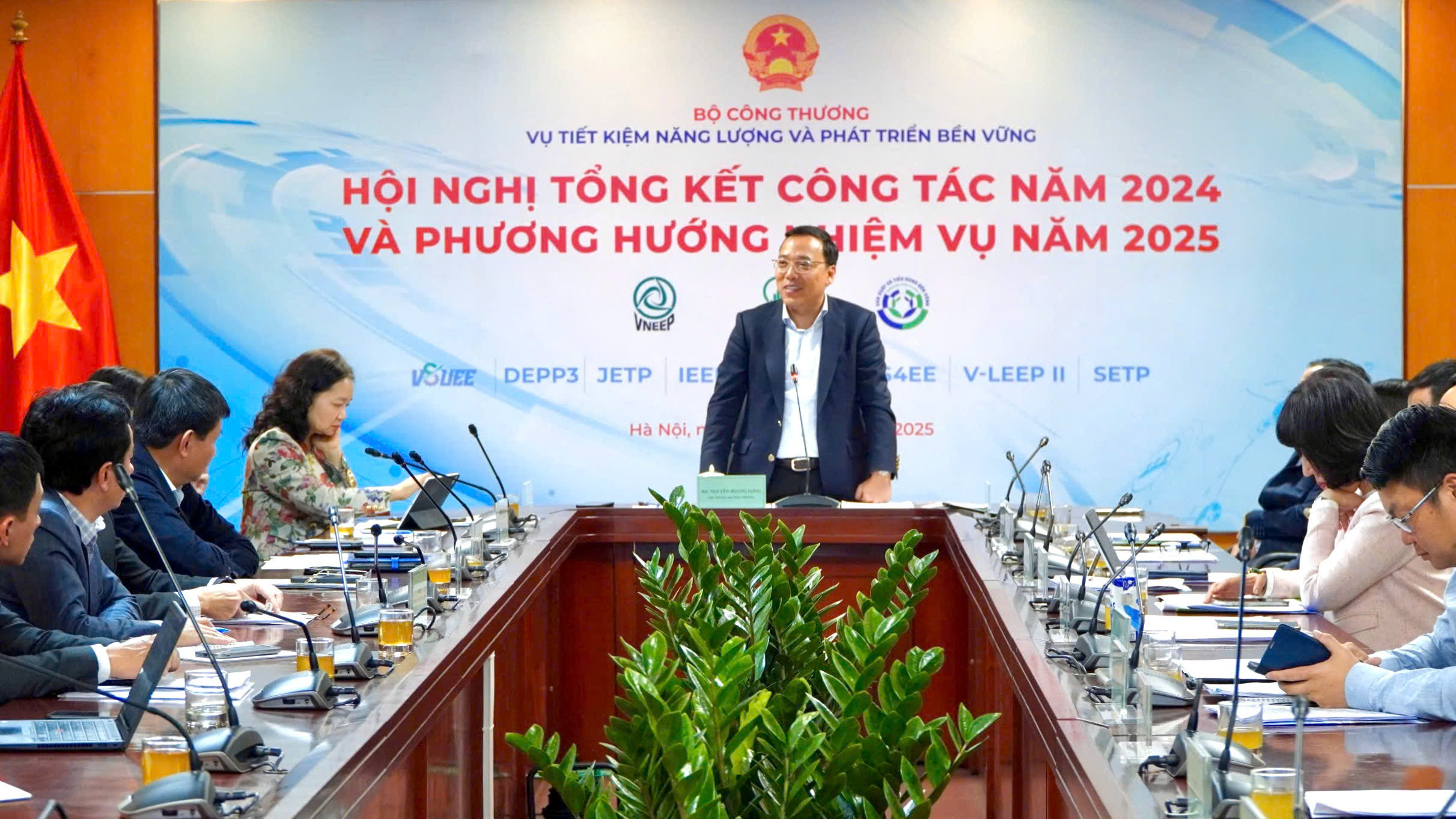 https://www.vietnam.vn/wp-content/uploads/2025/01/1736435369_835_Tong-ket-hoat-dong-nam-2024-trien-khai-nhiem-vu.jpg