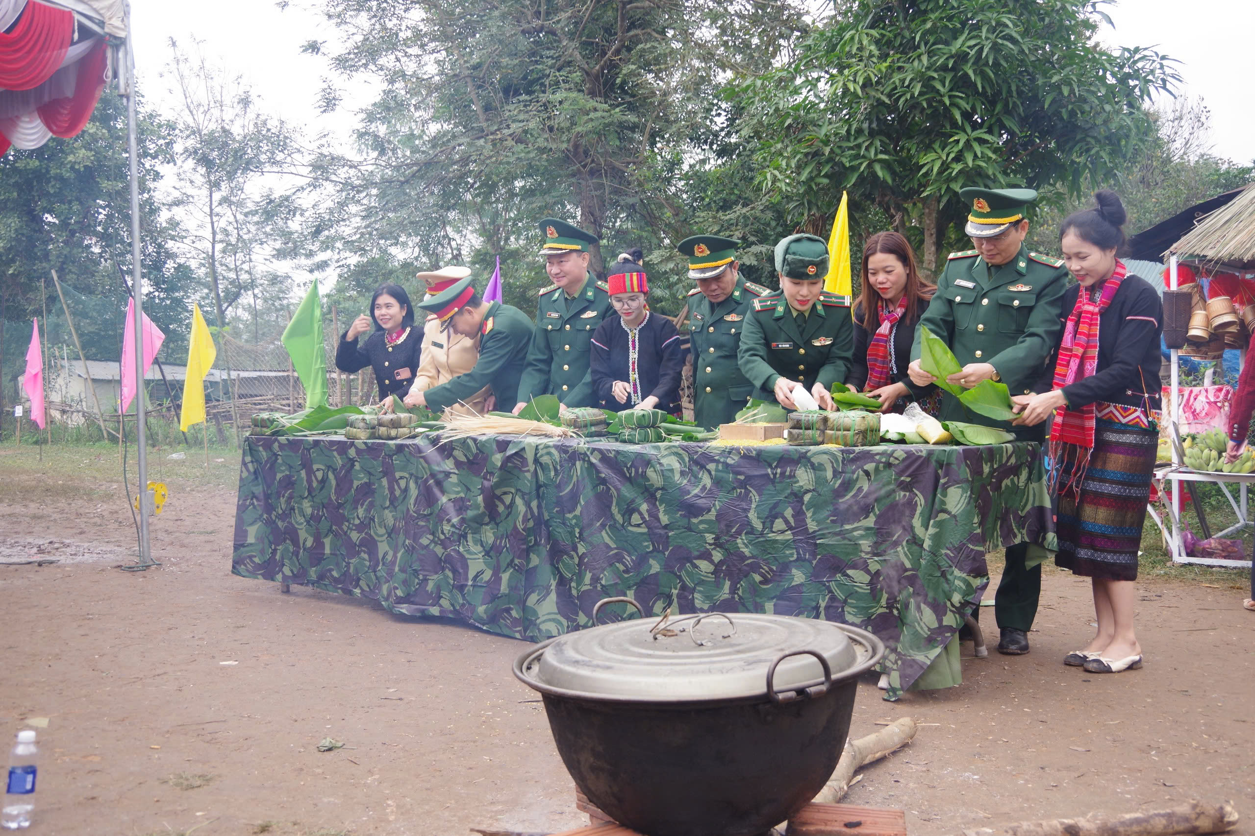 "Xuân Biên phòng ấm lòng dân bản" với nhiều hoạt động ý nghĩa tại Quảng Trị - Ảnh 3. "Xuân Biên phòng ấm lòng dân bản" với nhiều hoạt động ý nghĩa tại Quảng Trị - Ảnh 3.