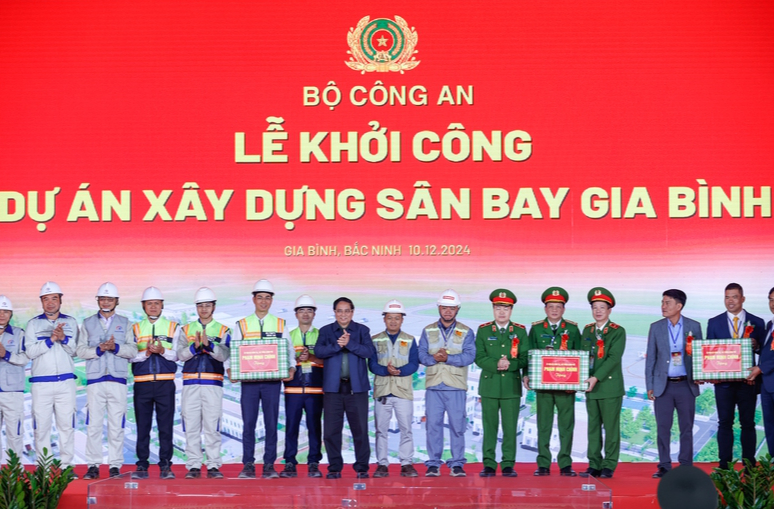 Thủ tướng dự lễ khởi công, chốt mốc hoàn thành dự án sân bay Gia Bình- Ảnh 3. Thủ tướng dự lễ khởi công, chốt mốc hoàn thành dự án sân bay Gia Bình- Ảnh 3.