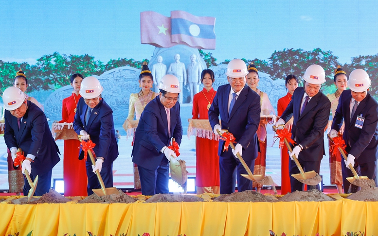 Dấu ấn đặc biệt chuyến công tác tại Lào của Thủ tướng Phạm Minh Chính- Ảnh 4. Dấu ấn đặc biệt chuyến công tác tại Lào của Thủ tướng Phạm Minh Chính- Ảnh 4.