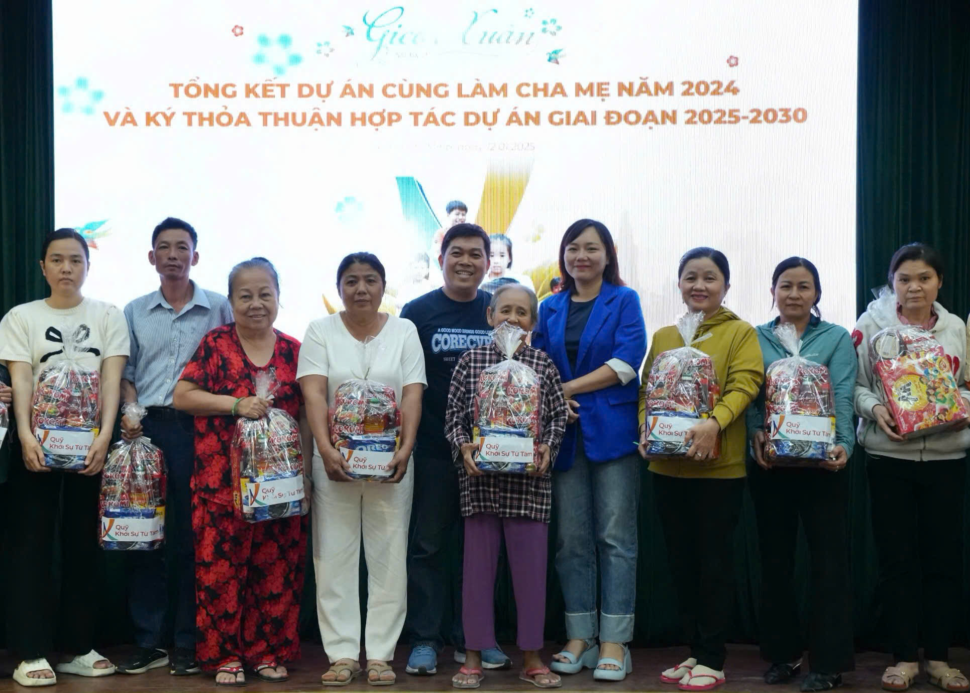 Chương trình Gieo Xuân mùa 2: Gắn kết tình thân và xây dựng tương lai cho trẻ em- Ảnh 7. Chương trình Gieo Xuân mùa 2: Gắn kết tình thân và xây dựng tương lai cho trẻ em- Ảnh 7.