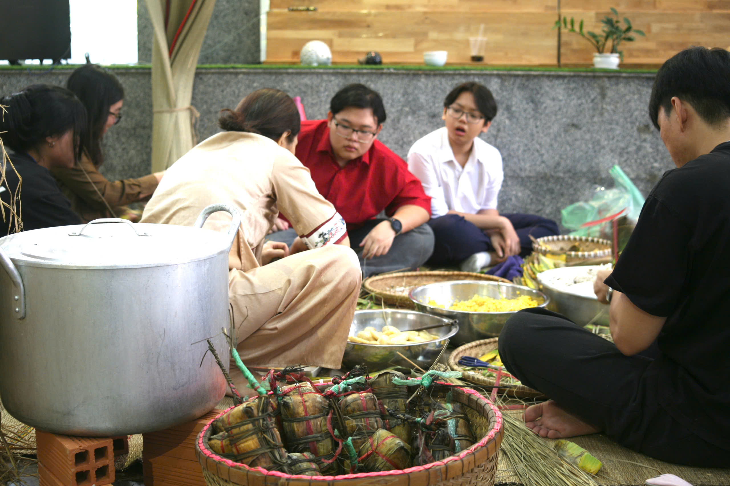 Chương trình Gieo Xuân mùa 2: Gắn kết tình thân và xây dựng tương lai cho trẻ em- Ảnh 9. Chương trình Gieo Xuân mùa 2: Gắn kết tình thân và xây dựng tương lai cho trẻ em- Ảnh 9.