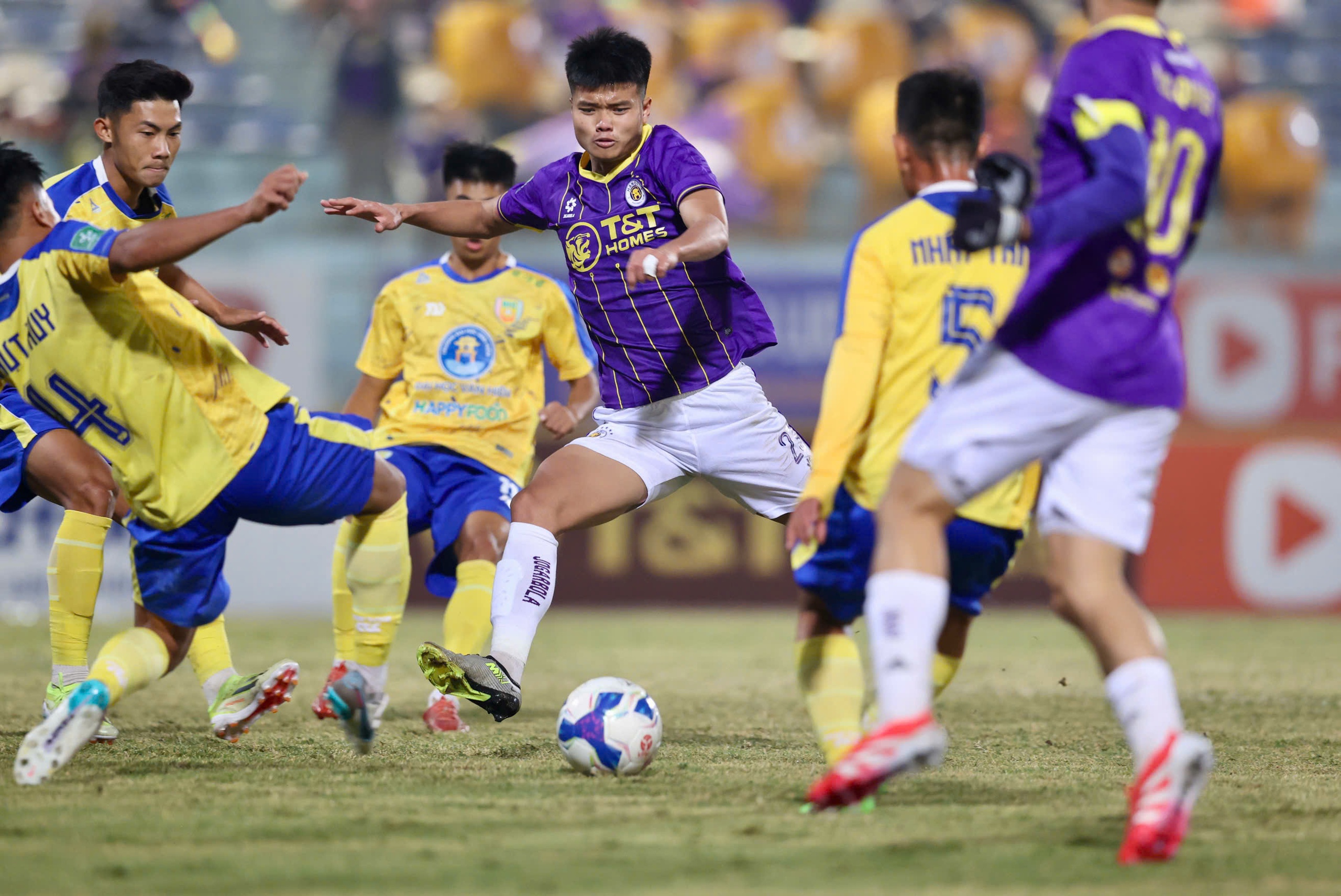 Vắng loạt người hùng ở AFF Cup 2024, CLB Hà Nội thua sốc đội Đồng Tháp- Ảnh 5. Vắng loạt người hùng ở AFF Cup 2024, CLB Hà Nội thua sốc đội Đồng Tháp- Ảnh 5.