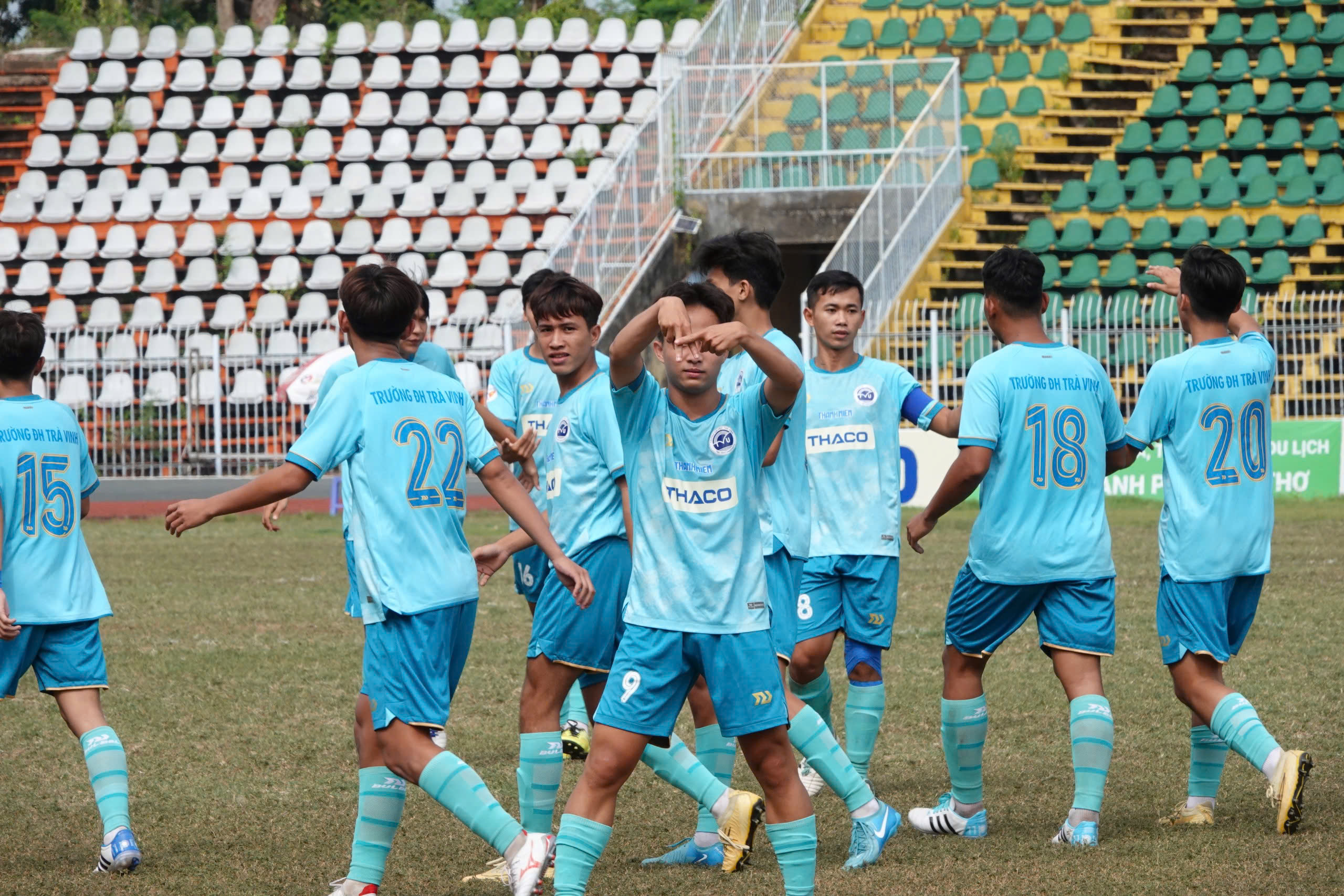Kỷ lục bàn thắng nhanh nhất vòng loại Tây Nam bộ- Ảnh 4. Kỷ lục bàn thắng nhanh nhất vòng loại Tây Nam bộ- Ảnh 4.