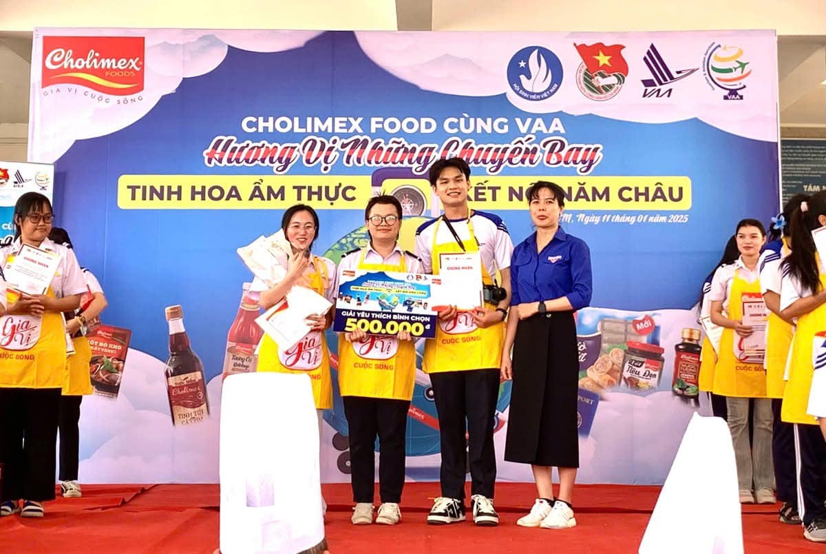 1679474356_Nhom-golfer-danh-bac-o-Vinh-Phuc-Giai-golf-chua.jpeg - Vietnam.vn