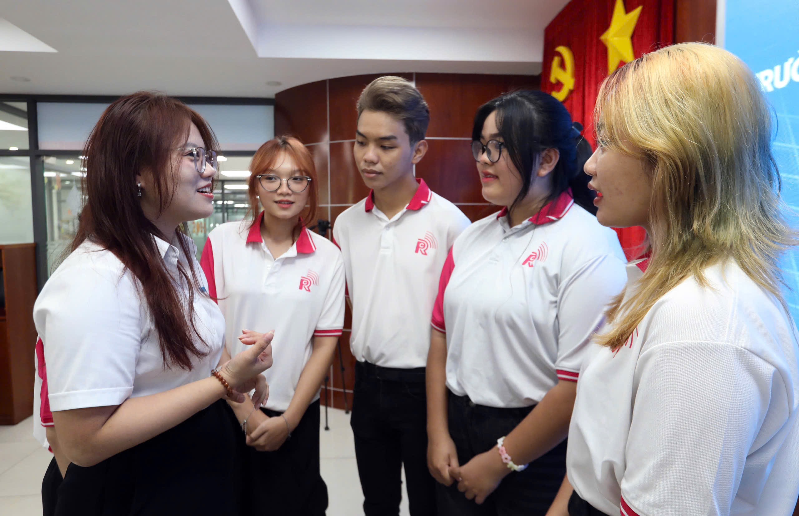Sinh viên UEF sẽ sang Báo Thanh Niên học môn phương pháp biên tập- Ảnh 5. Sinh viên UEF sẽ sang Báo Thanh Niên học môn phương pháp biên tập- Ảnh 5.