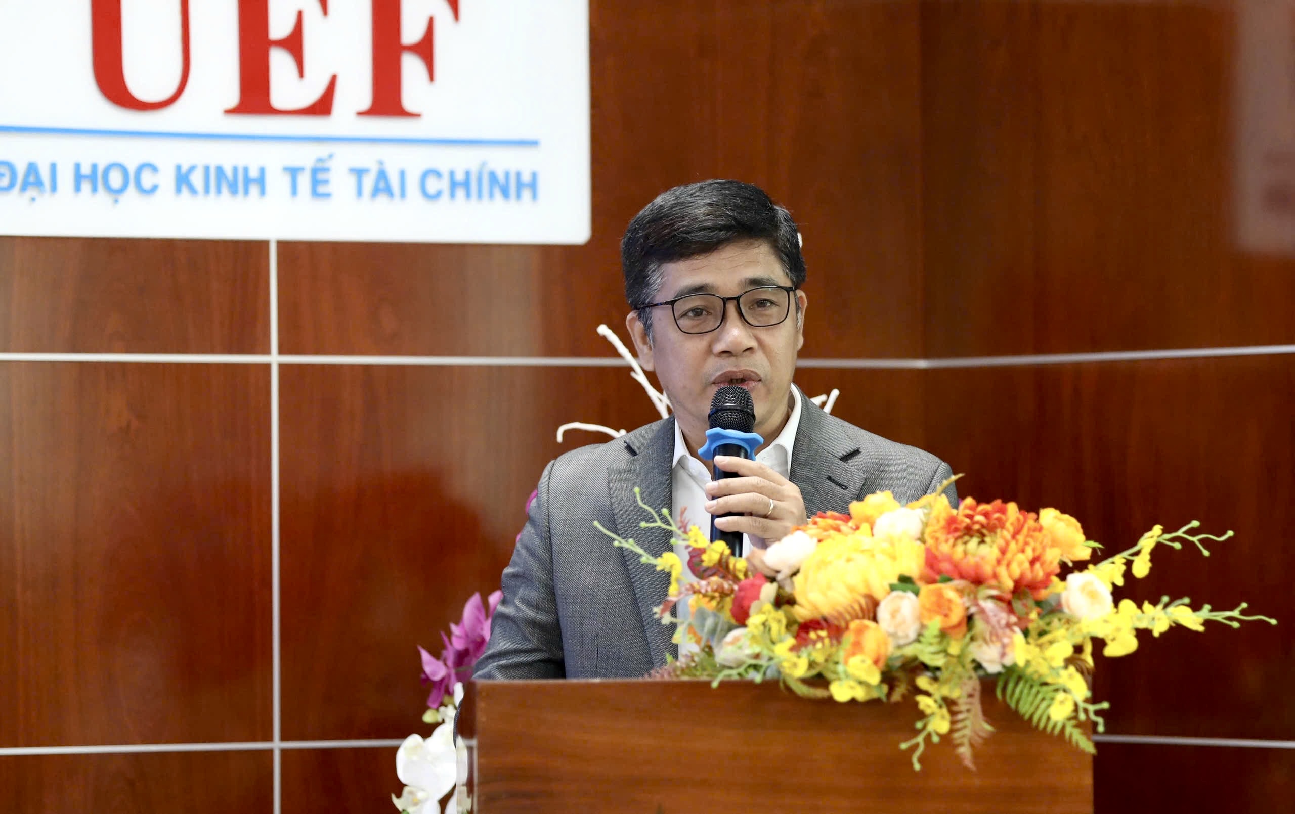Sinh viên UEF sẽ sang Báo Thanh Niên học môn phương pháp biên tập- Ảnh 7. Sinh viên UEF sẽ sang Báo Thanh Niên học môn phương pháp biên tập- Ảnh 7.