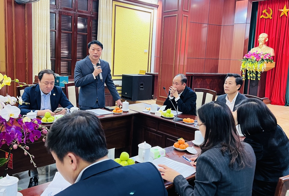 Phó Tổng biên tập Báo Nông nghiệp Việt Nam Lê Trọng Đảm phát biểu tại hội nghị. Ảnh: Ánh Ngọc