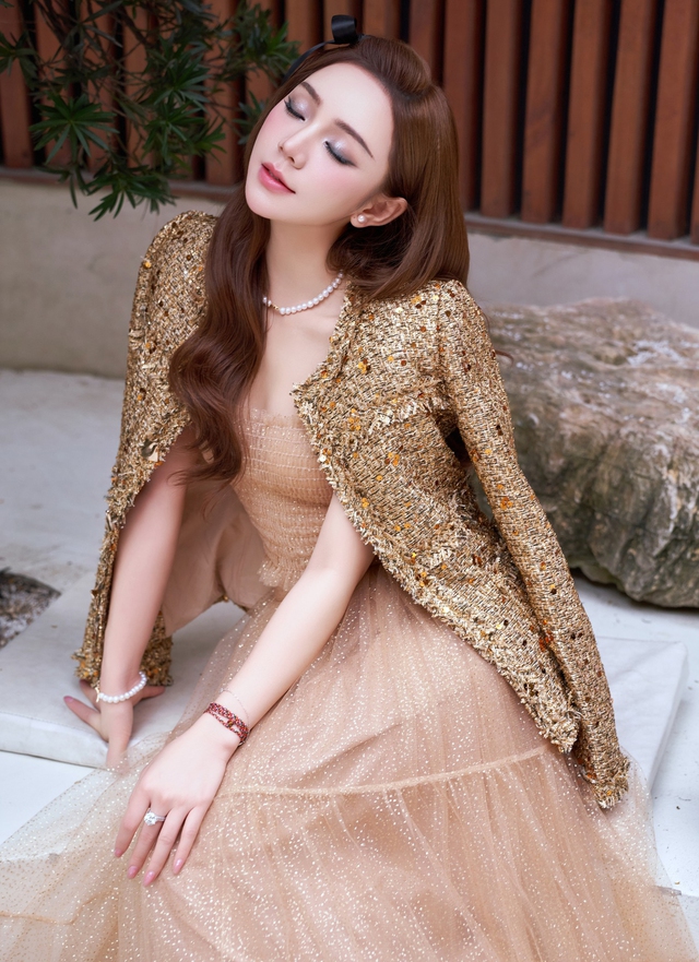 Mặc đẹp, sang dễ dàng với trang phục đồng bộ- Ảnh 2. Mặc đẹp, sang dễ dàng với trang phục đồng bộ- Ảnh 2.