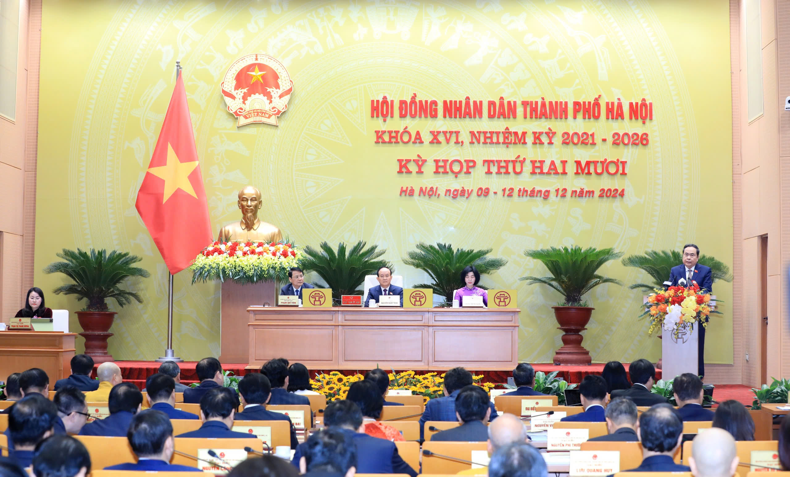 Chủ tịch Quốc hội mong Hà Nội đi đầu trong cuộc cách mạng tinh gọn tổ chức bộ máy- Ảnh 2. Chủ tịch Quốc hội mong Hà Nội đi đầu trong cuộc cách mạng tinh gọn tổ chức bộ máy- Ảnh 2.