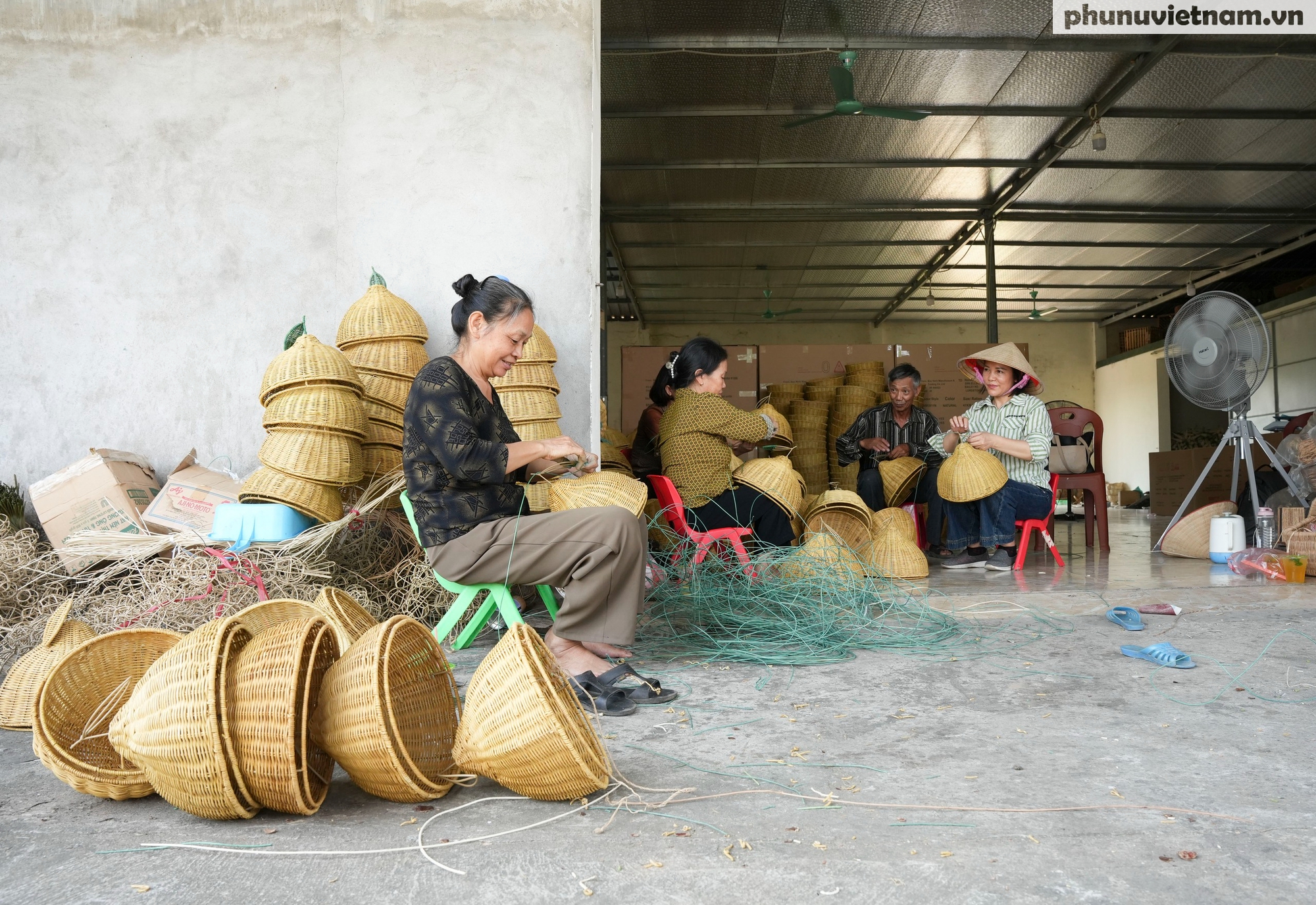 Hợp tác xã mây tre đan ở Thái Bình nhộn nhịp xuất khẩu hàng dịp Tết- Ảnh 6. Hợp tác xã mây tre đan ở Thái Bình nhộn nhịp xuất khẩu hàng dịp Tết- Ảnh 6.