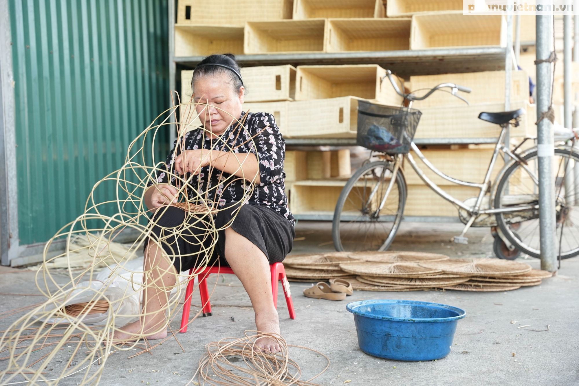 Hợp tác xã mây tre đan ở Thái Bình nhộn nhịp xuất khẩu hàng dịp Tết- Ảnh 9. Hợp tác xã mây tre đan ở Thái Bình nhộn nhịp xuất khẩu hàng dịp Tết- Ảnh 9.