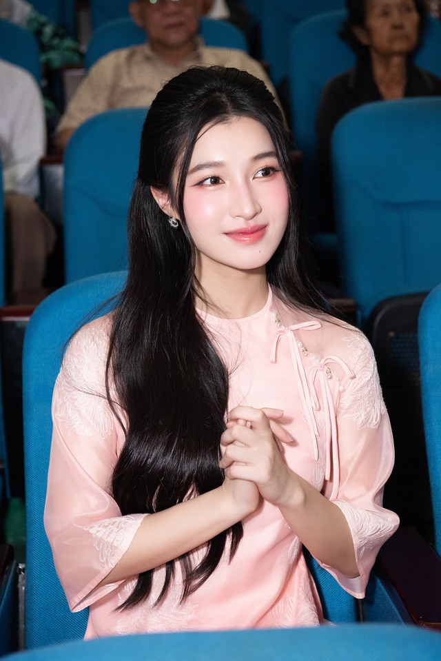 Phong cách đời thường của 'con dâu tỉ phú' Phương Nhi- Ảnh 5. Phong cách đời thường của 'con dâu tỉ phú' Phương Nhi- Ảnh 5.