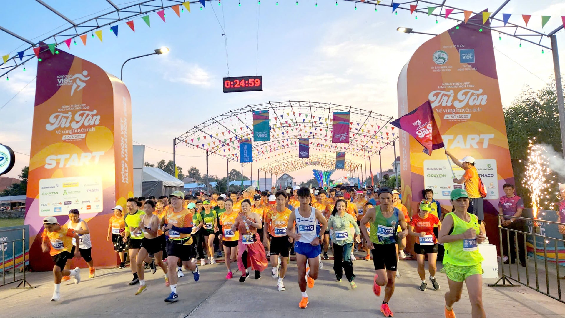 Hơn 3.000 vận động viên tham gia Giải chạy Nông thôn Việt Half Marathon 2025 3