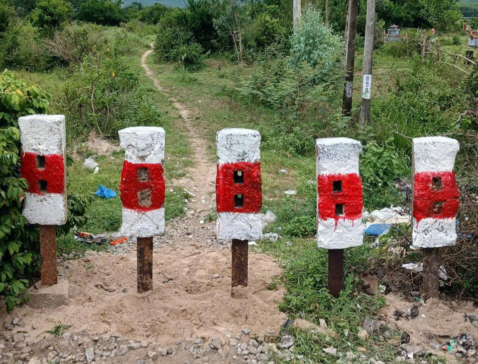 Xóa bỏ nhiều lối đi tự mở qua đường sắt ở Quảng Ngãi- Ảnh 3.