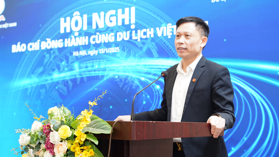 Tổng Biên tập báo Kinh tế & Đô thị Nguyễn Thành Lợi phát biểu tại hội nghị. Ảnh: Hoài Nam